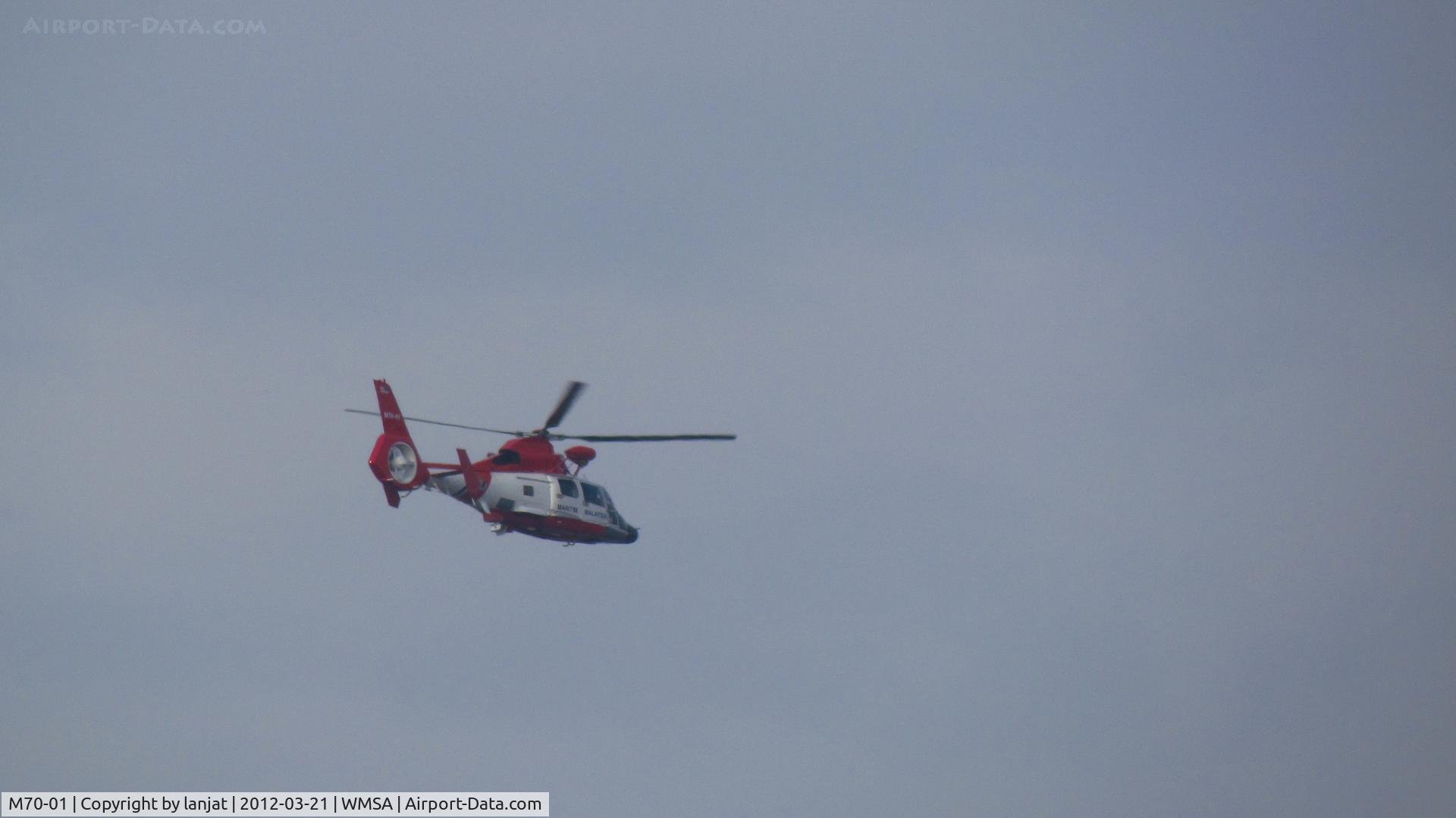 M70-01, Eurocopter AS-365N-3 Dauphin 2 C/N 6723, Flying cross runway 15 wmsa