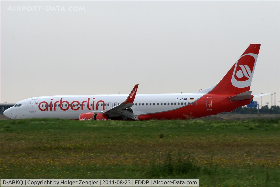 D-ABKQ, 2011 Boeing 737-86J C/N 37760, Upps, an emergency landing? Come off it! My ladder was simply to short.