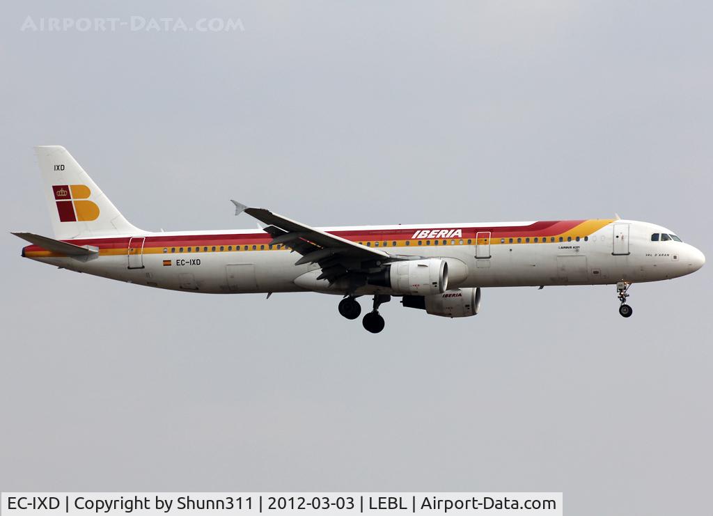 EC-IXD, 2004 Airbus A321-211 C/N 2220, Landing rwy 25R