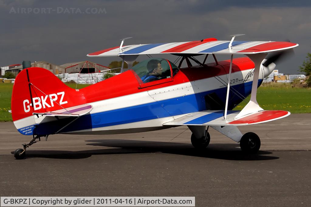G-BKPZ, 1984 Pitts S-1T Special C/N PFA 009-10852, Aerobatic competition entrant taxying out for his slot