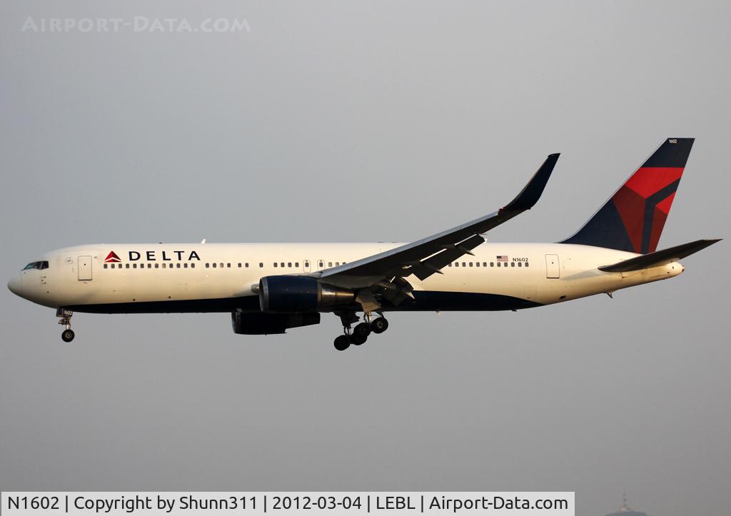 N1602, 1999 Boeing 767-332 C/N 29694, Landing rwy 25R in new c/s and fitted with winglets...