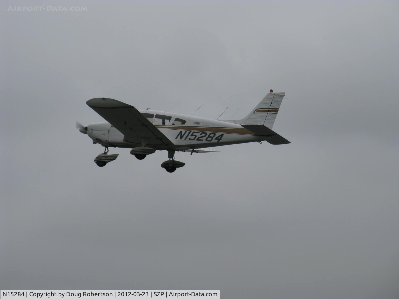N15284, 1972 Piper PA-28-180 Cherokee C/N 28-7305049, 1972 Piper PA-28-180 CHEROKEE, Lycoming O&VO-360 180 Hp, takeoff climb Rwy 22