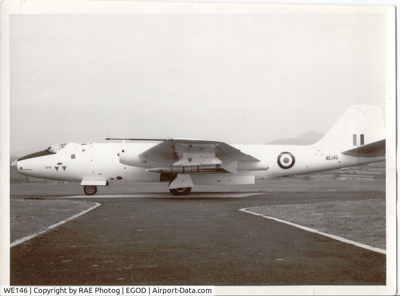 WE146, 1953 English Electric Canberra PR.3 C/N EEP71151, Canberra with Stiletto Supersonic drone taget