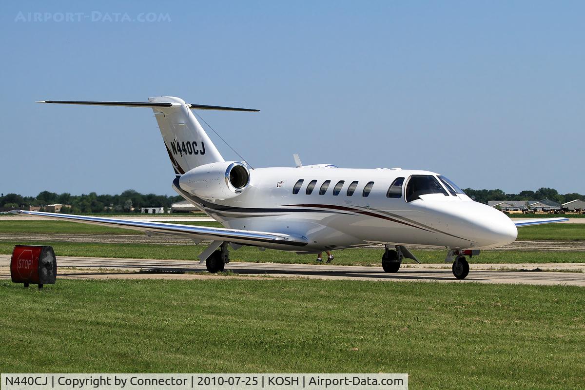 N440CJ, Cessna 525A CitationJet CJ2+ C/N 525A0441, EAA Airventure 2010.