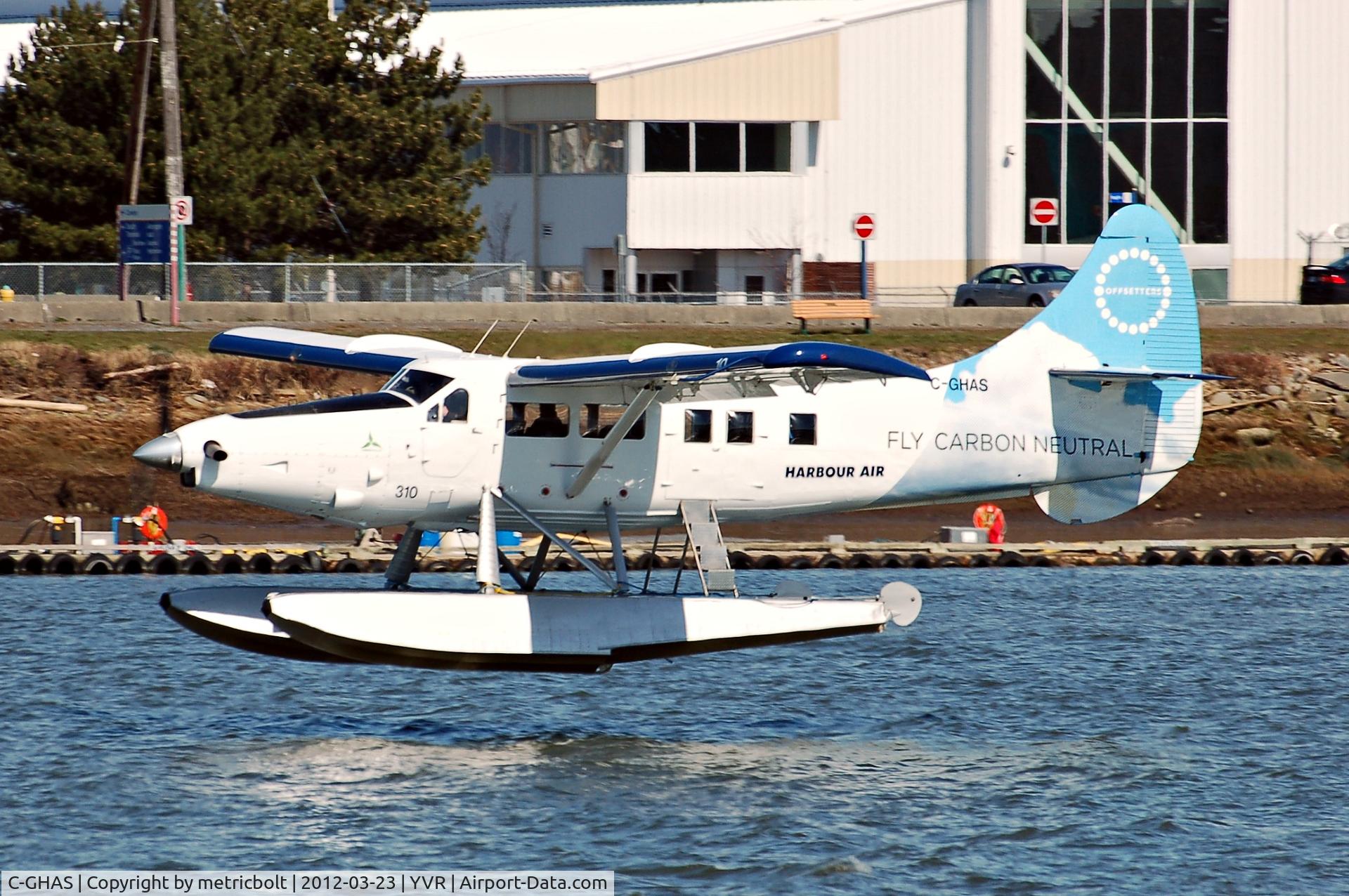 C-GHAS, 1958 De Havilland Canada DHC-3 Otter C/N 284, Take off from Fraser River