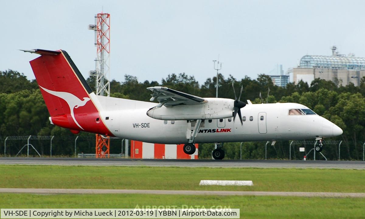 VH-SDE, 1996 De Havilland Canada DHC-8-202 Dash 8 C/N 453, At Brisbane