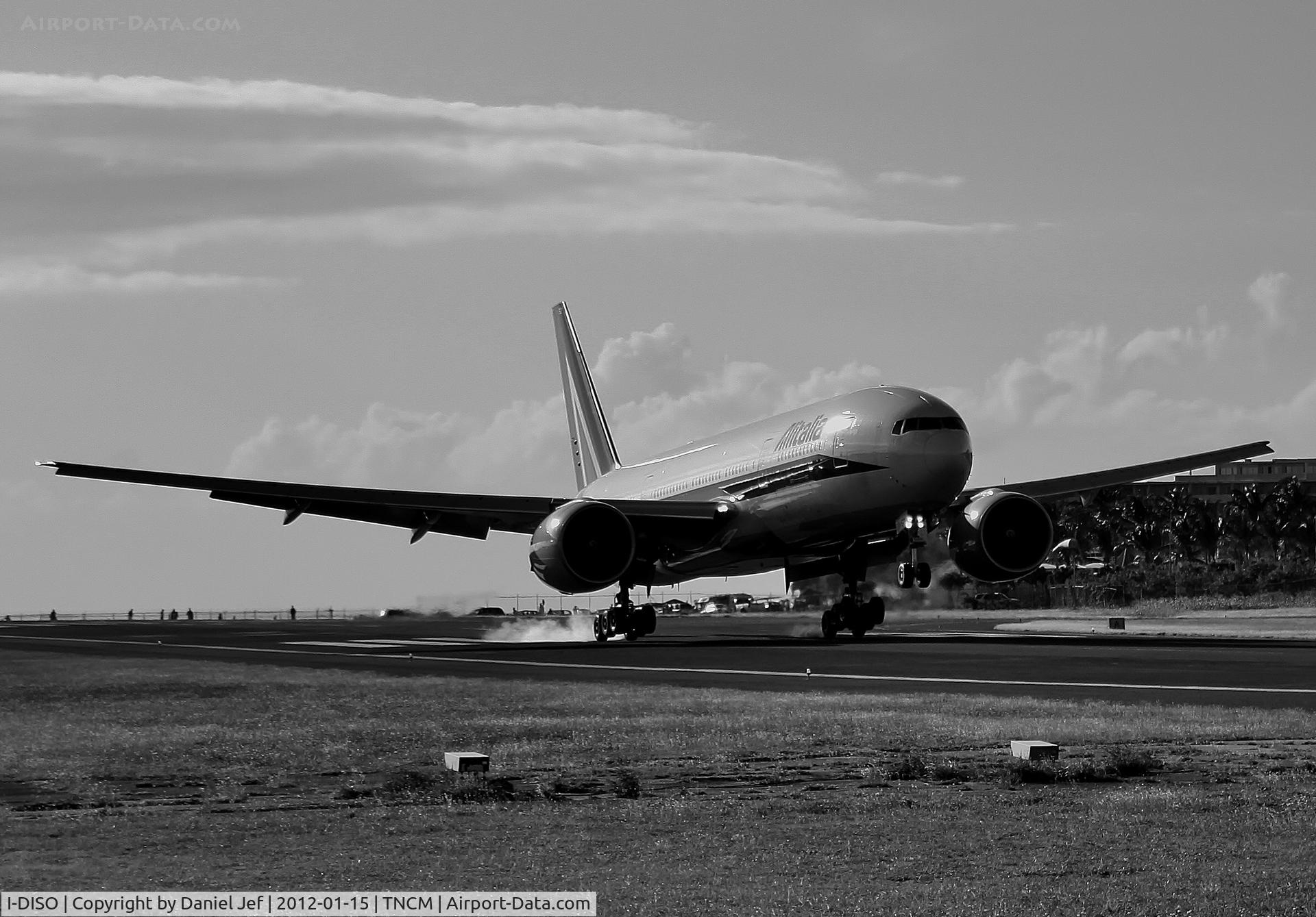 I-DISO, 2002 Boeing 777-243/ER C/N 32857, I-DISO