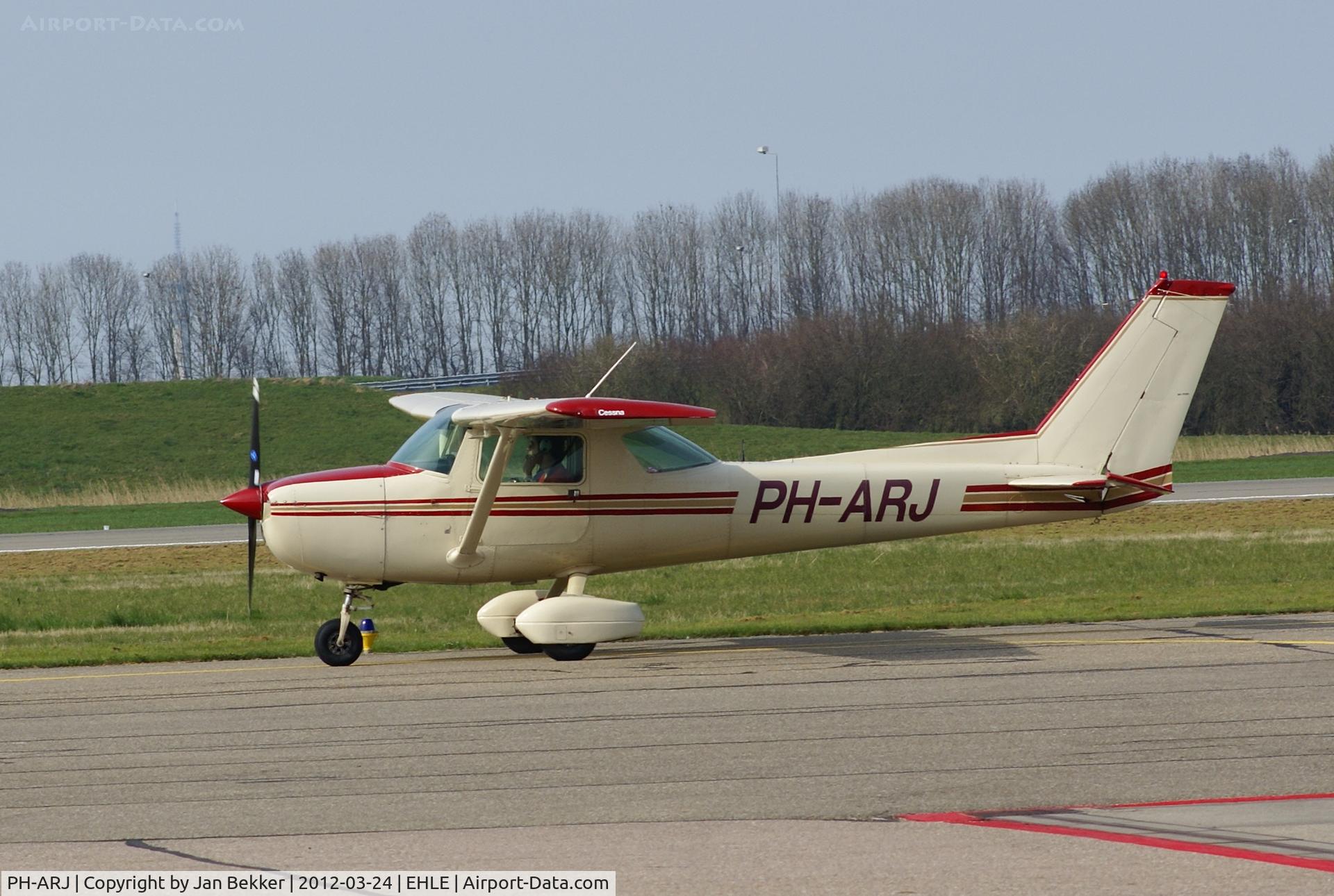PH-ARJ, Cessna 150M C/N 15078911, Lelystad Airport