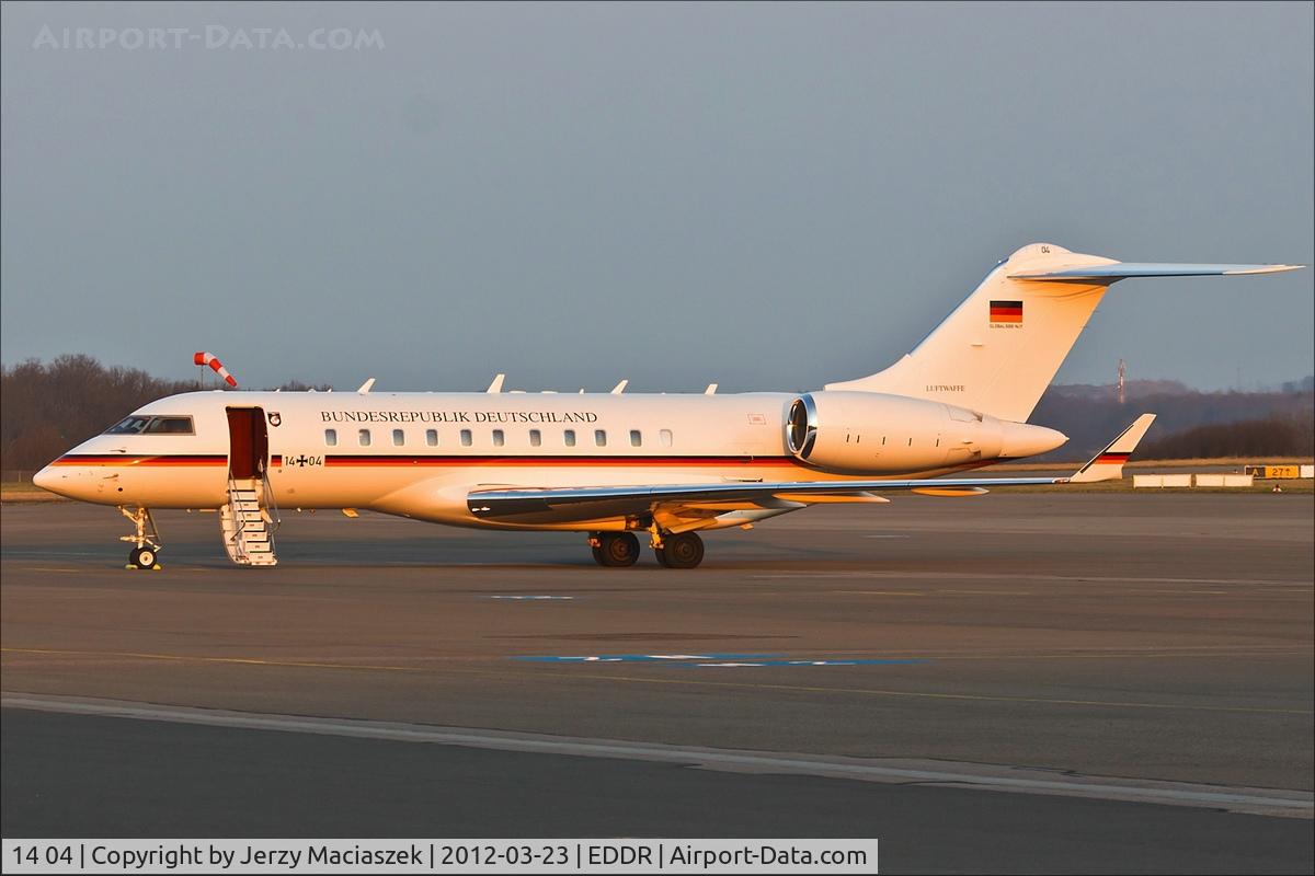 14 04, 2011 Bombardier BD-700-1A11 Global 5000 C/N 9417, Bombardier BD-700-1A11
Global 5000