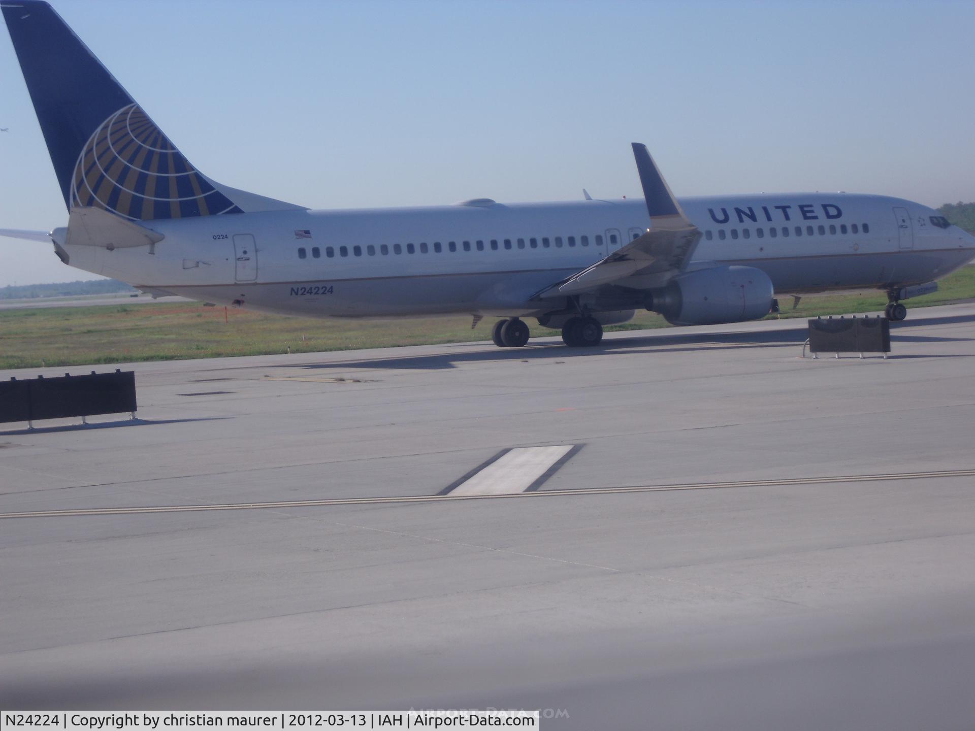 N24224, 1998 Boeing 737-824 C/N 28933, boeing 737