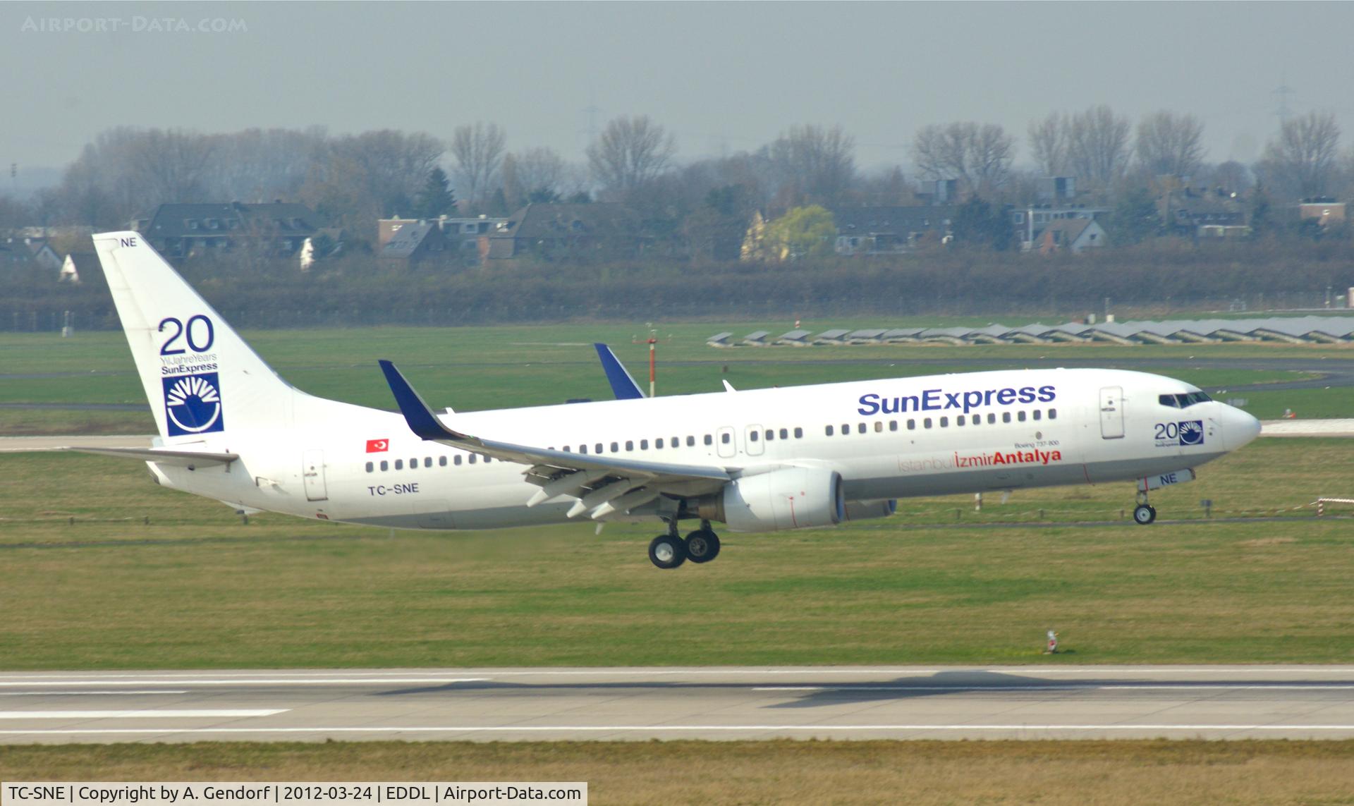 TC-SNE, 2008 Boeing 737-8HX C/N 29684, Sun Express, is landing at Düsseldorf Int´l (EDDL)