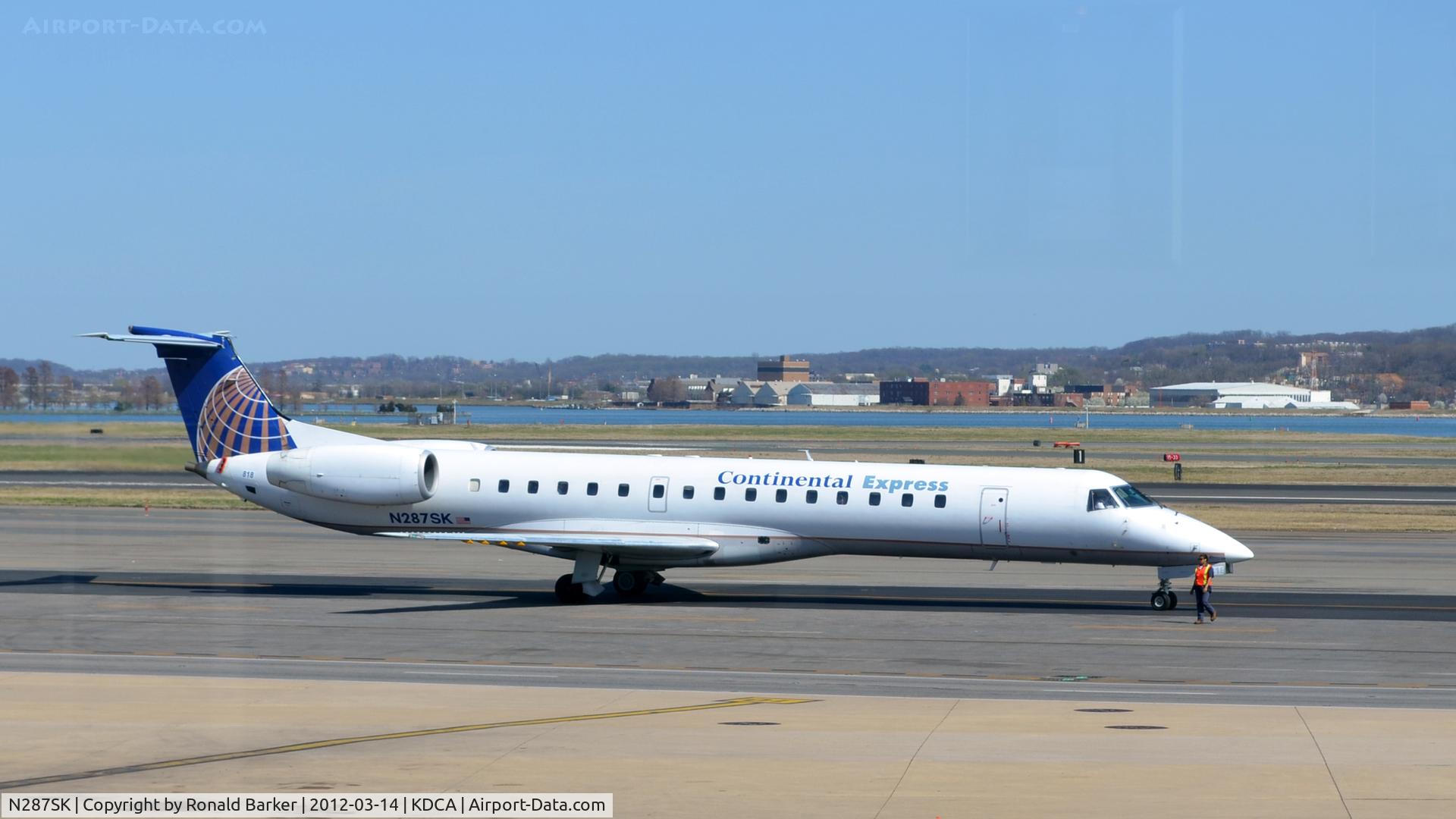 N287SK, 2001 Embraer ERJ-145LR (EMB-145LR) C/N 145460, Taxi DCA
