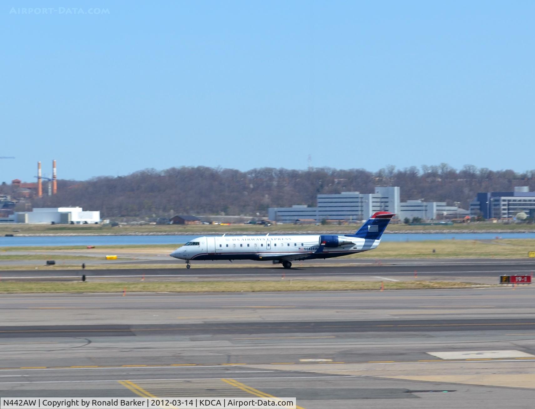 N442AW, 2003 Bombardier CRJ-200LR (CL-600-2B19) C/N 7778, Landing DCA