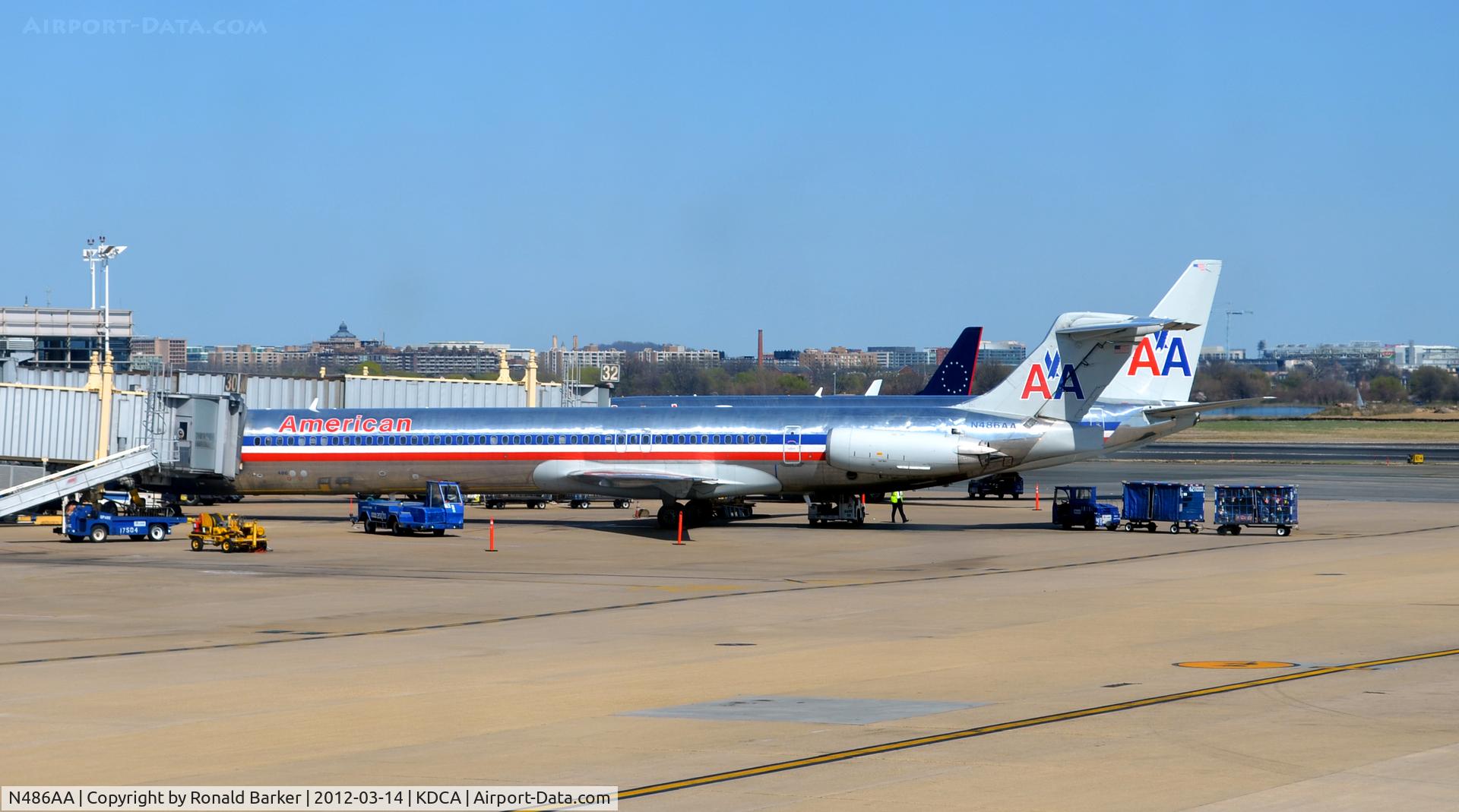 N486AA, 1988 McDonnell Douglas MD-82 (DC-9-82) C/N 49679, DCA, VA