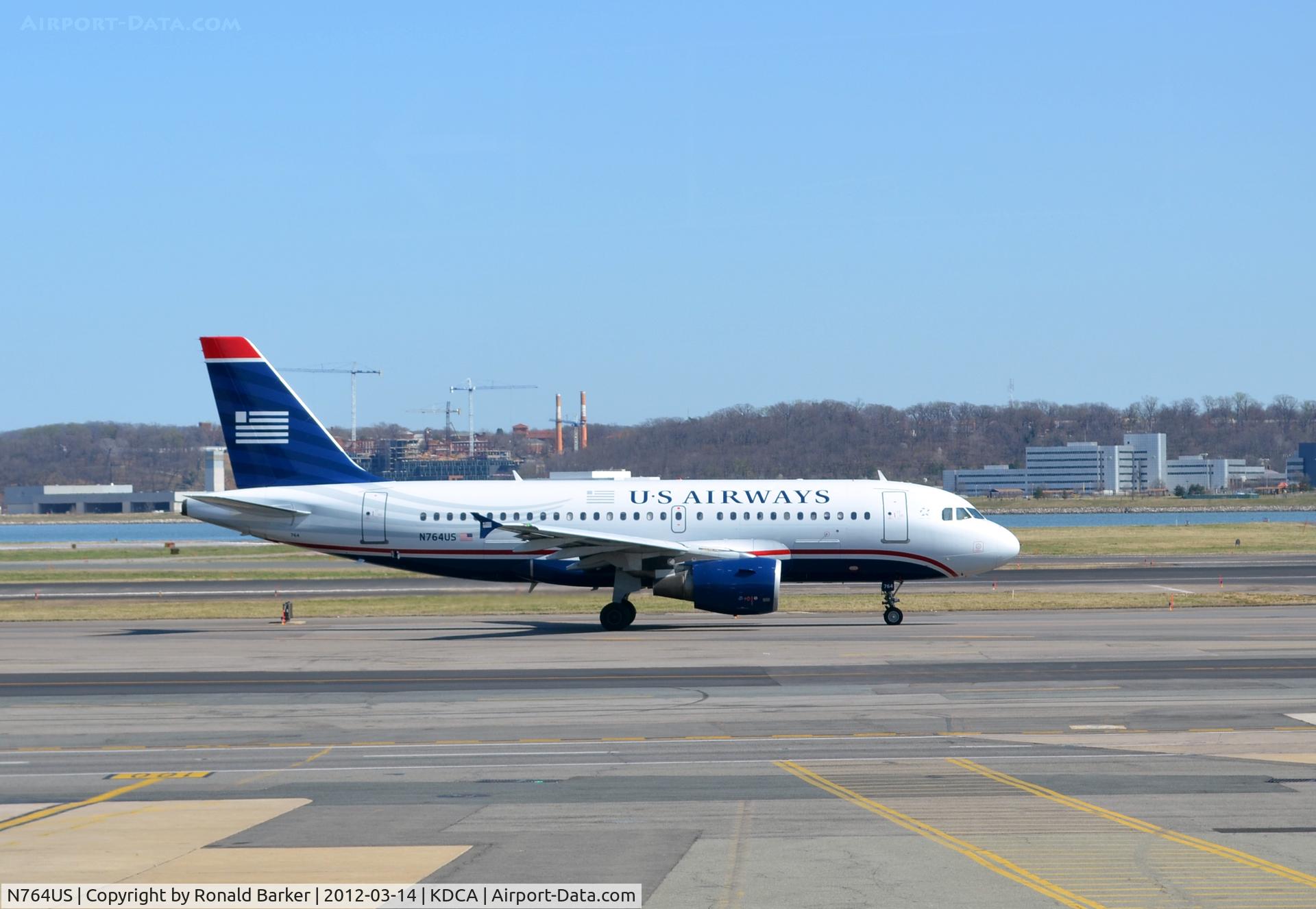 N764US, 2000 Airbus A319-112 C/N 1369, DCA, VA