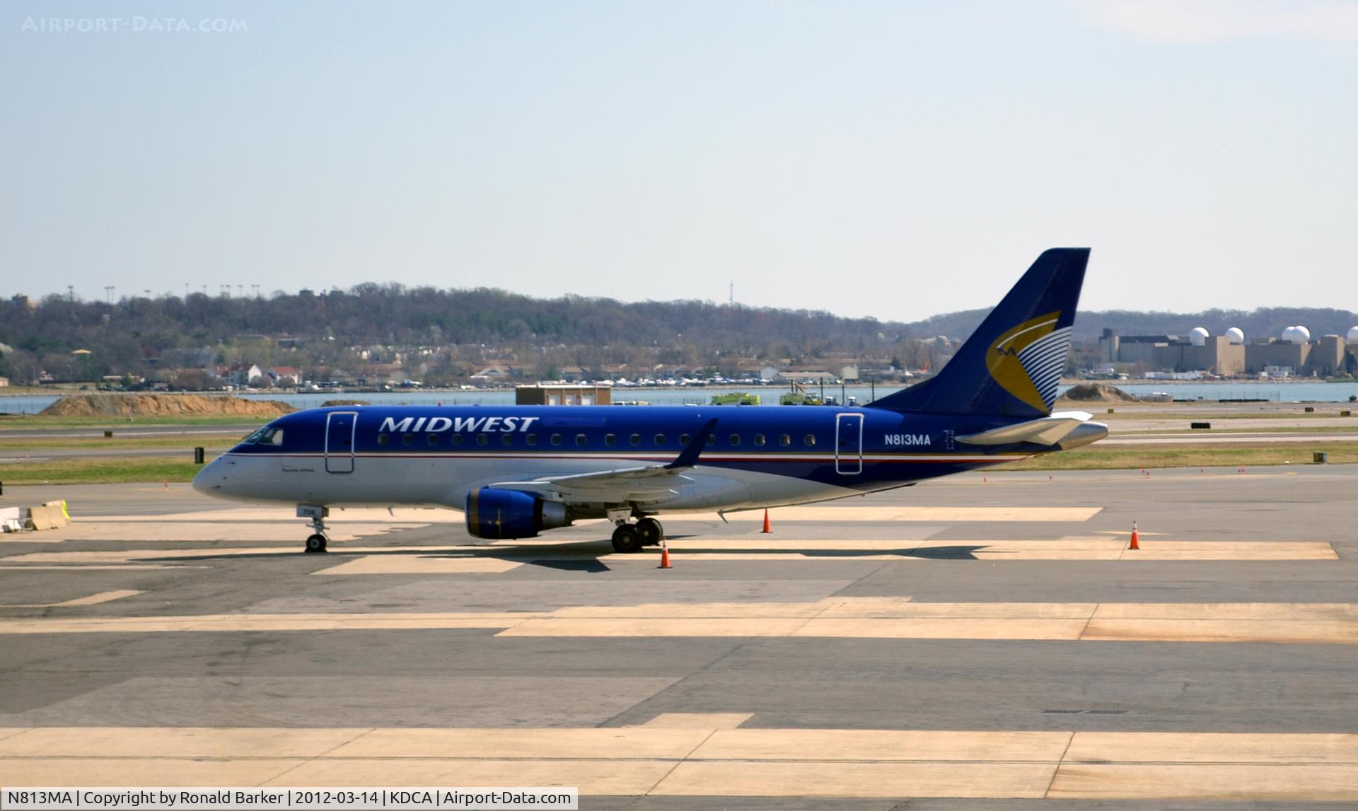 N813MA, 2004 Embraer 170SU (ERJ-170-100SU) C/N 17000031, DCA, VA