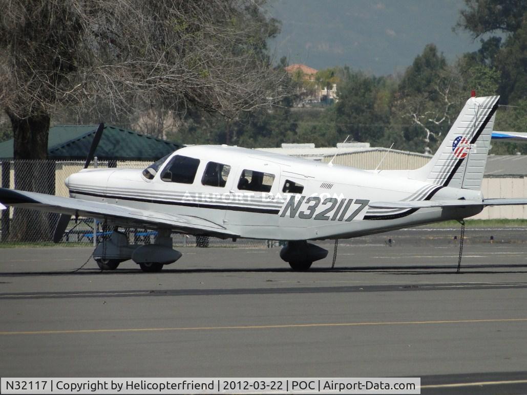 N32117, 1974 Piper PA-32-300 Cherokee Six C/N 32-7540016, Parked in transient parking