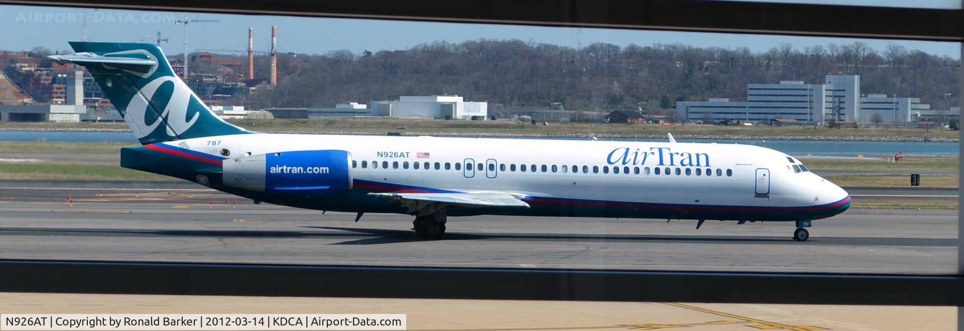 N926AT, 2000 Boeing 717-200 C/N 55078, DCA, VA