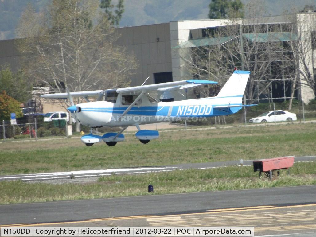N150DD, 1973 Cessna 150L C/N 15075327, Landing on runway 26L