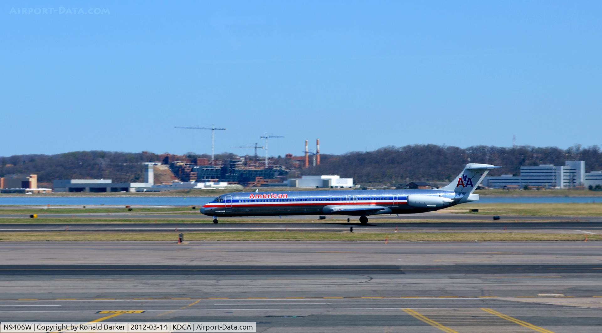 N9406W, 1992 McDonnell Douglas MD-83 (DC-9-83) C/N 53126, Take off DCA
