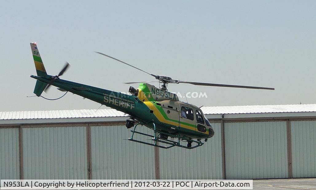 N953LA, Eurocopter AS-350B-2 Ecureuil Ecureuil C/N 4990, Passengers loaded and heading out to taxiway Sierra for a westerly departure