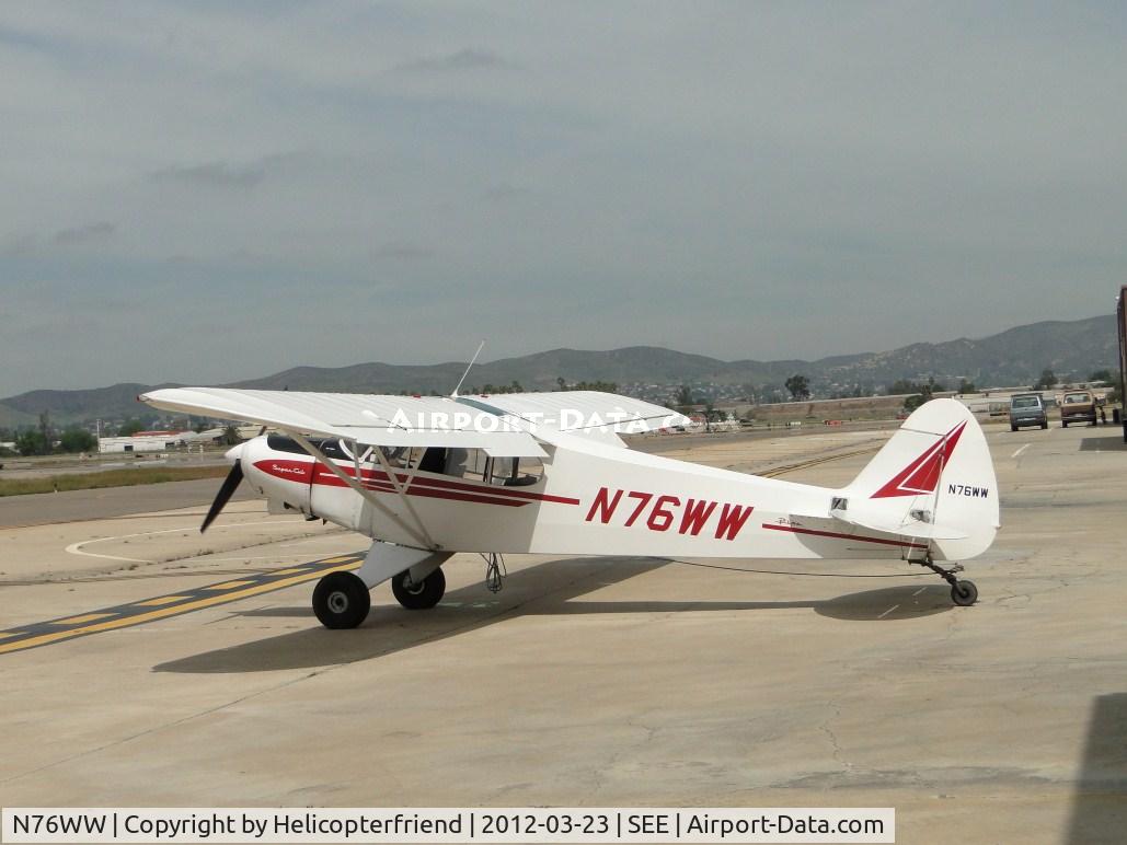 N76WW, 1976 Piper PA-18-150 Super Cub C/N 18-7609114, Heading out to pick up her advertisement banner