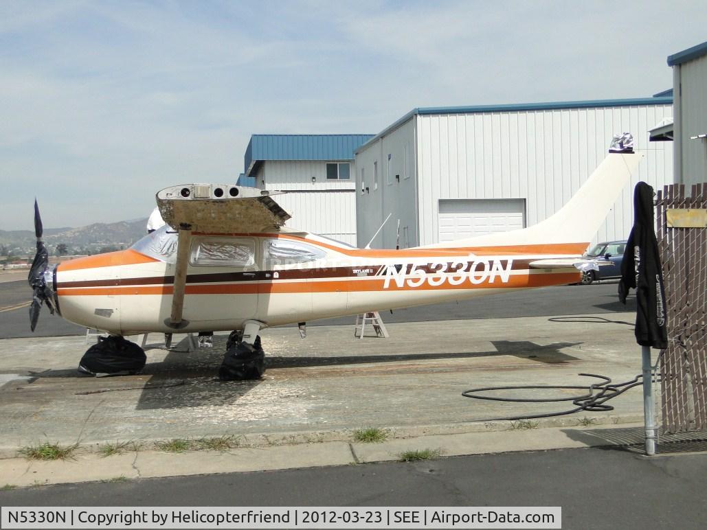N5330N, 1980 Cessna 182Q Skylane C/N 18267649, Putting on a chemical to kind of melt the paint off, getting ready to sand, primer and paint