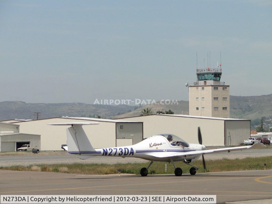 N273DA, 1996 Diamond DA-20A-1 Katana C/N 10173, Taxiing towards re-fuelling area