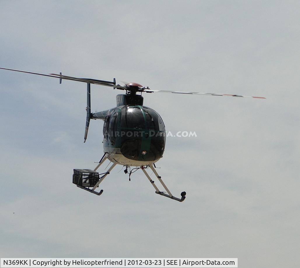 N369KK, 1977 Hughes 369D C/N 470125D, Dropping the nose to gain forward momentum and lift speed