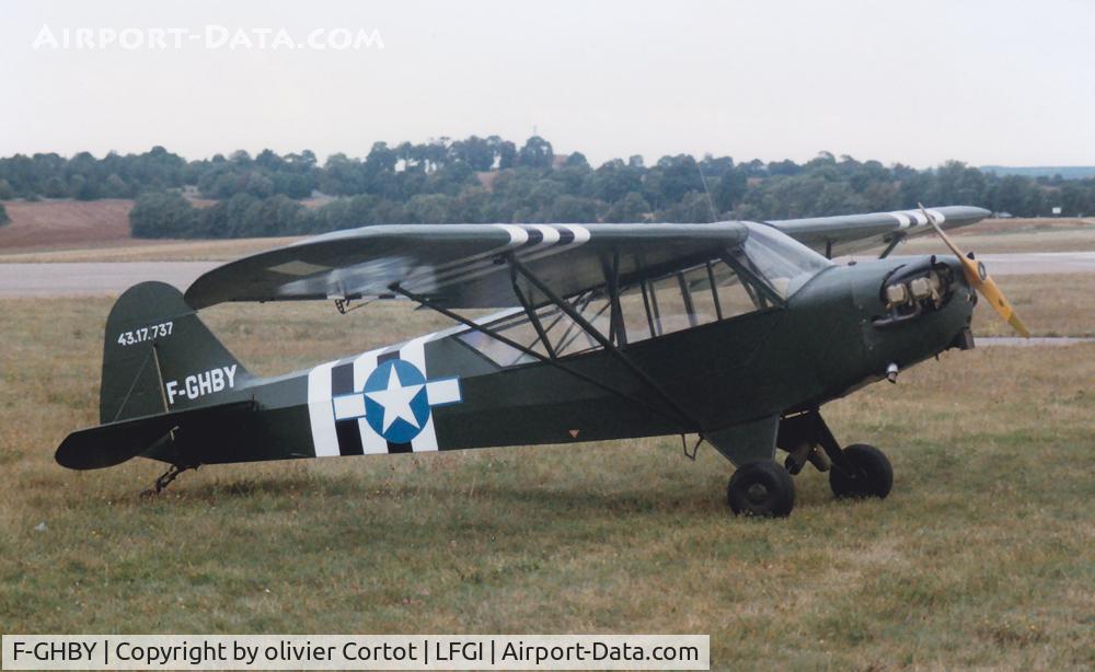 F-GHBY, 1943 Piper L-4A Grasshopper C/N 43-17737, Darois airfield, 1996.