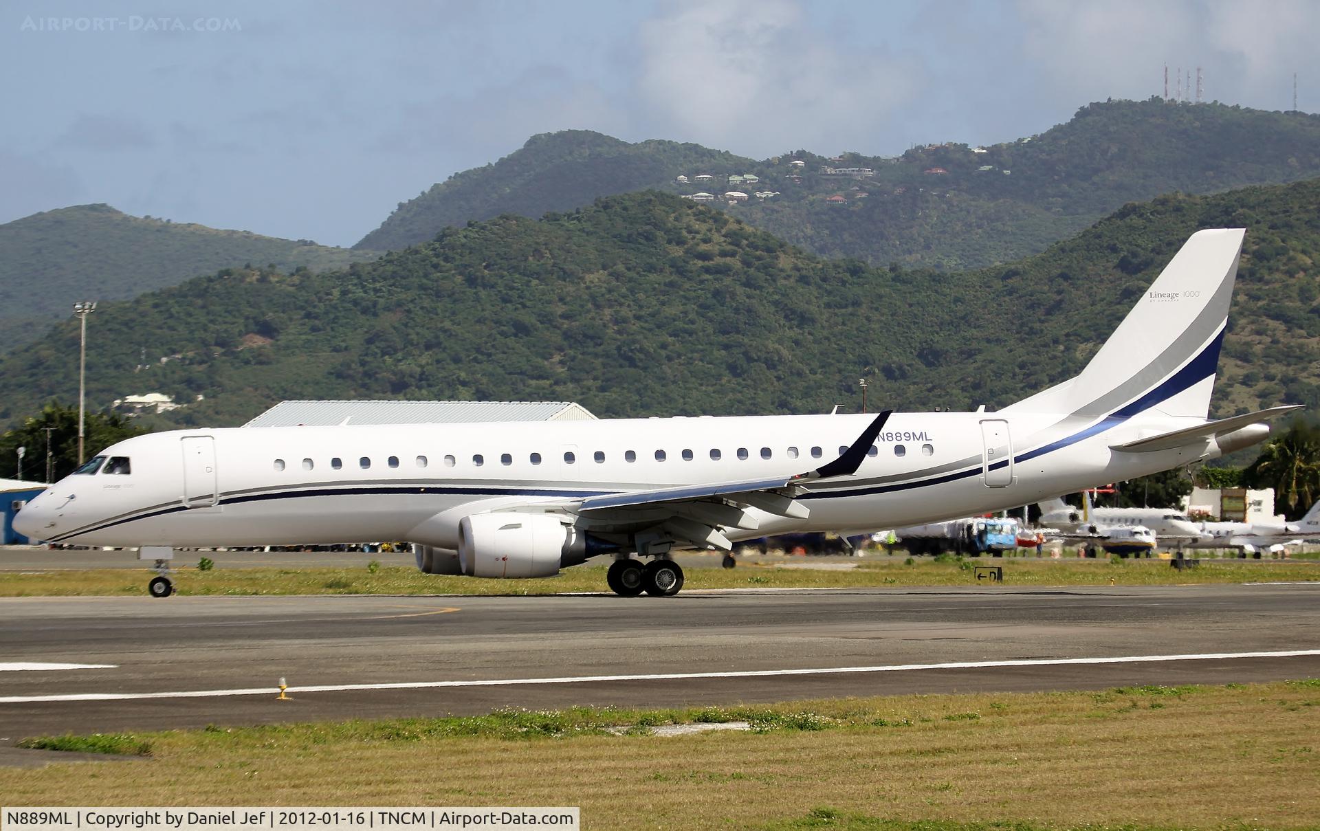 N889ML, Embraer ERJ-190-100ECJ Lineage 1000 C/N 19000438, N889ML