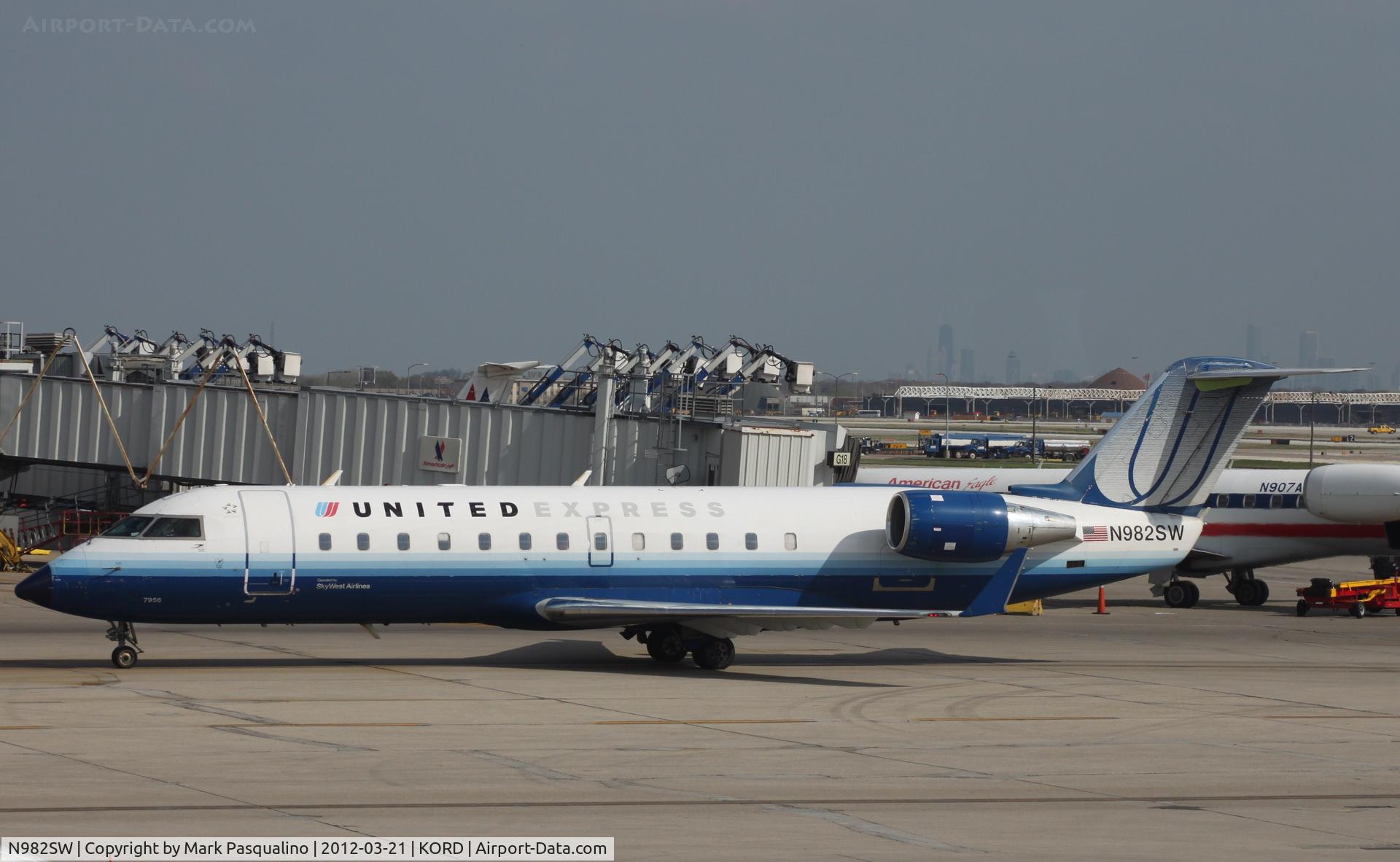 N982SW, 2004 Bombardier CRJ-200 (CL-600-2B19) C/N 7956, CL-600-2B19