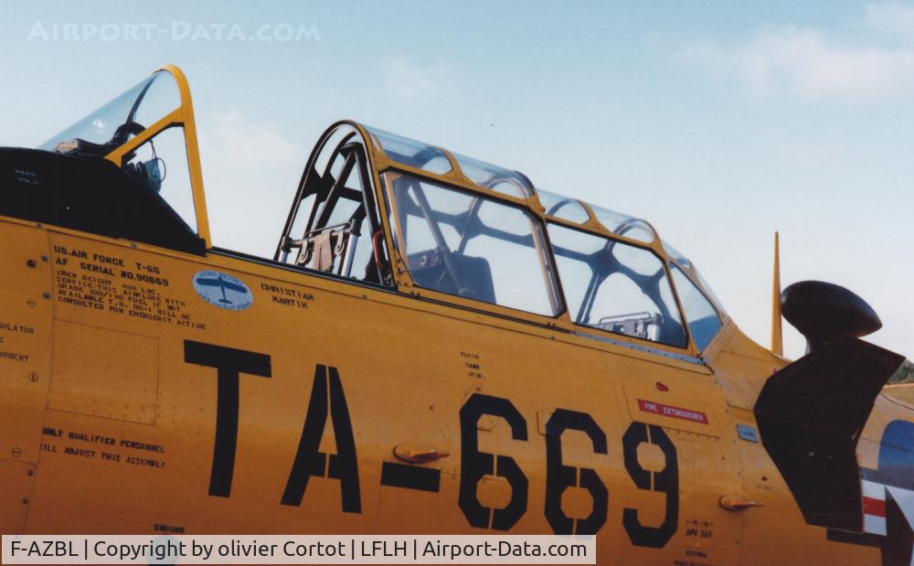 F-AZBL, North American SNJ-5C (AT-6D) Texan Texan C/N 88-17667, T-6 markings close-up, chalon airshow 1993