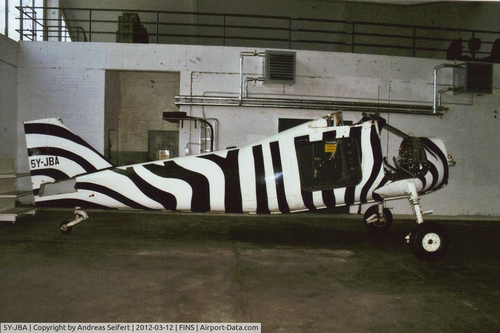 5Y-JBA, Dornier Do-27A-4 C/N 450, abgestellt zur Ersatzteilgewinnung in Finsterwalde (for the production of spare parts in Finsterwalde).