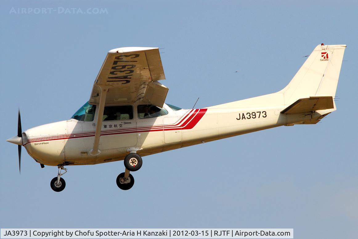 JA3973, 1986 Cessna 172P C/N 17276595, NikonD200+TAMRON AF 200-500mm F/5-6.3 LD IF