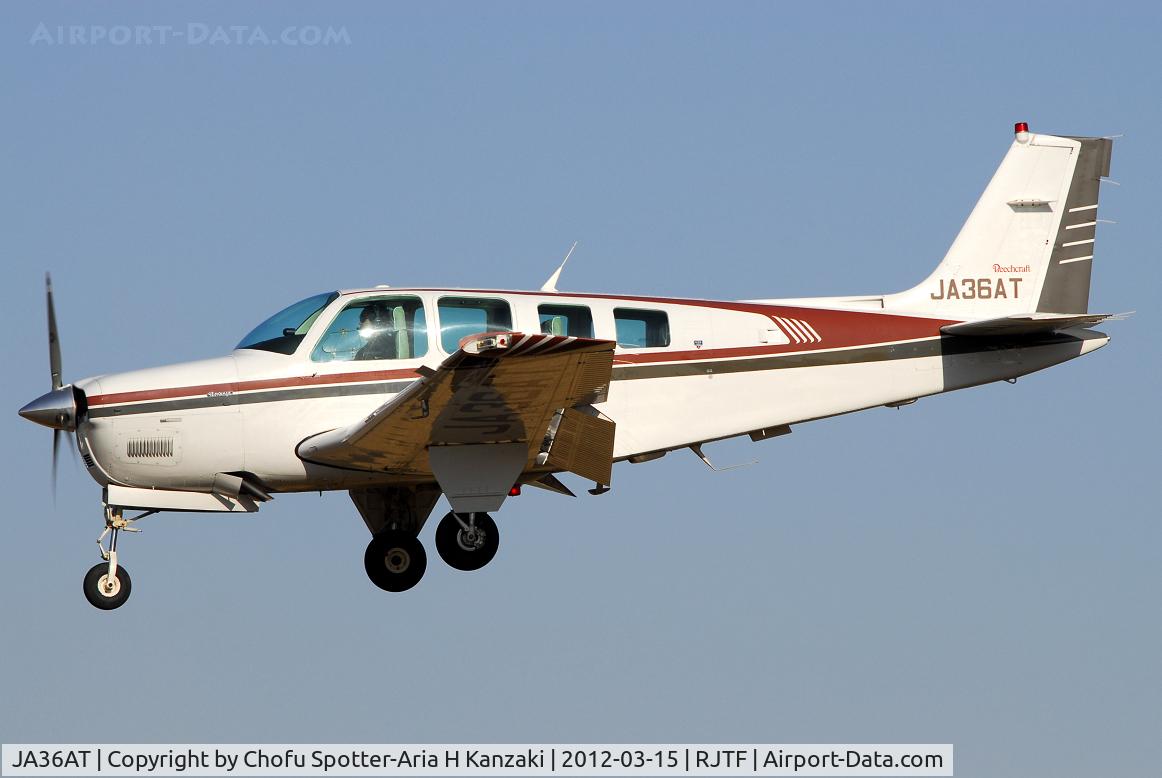 JA36AT, Beech A36AT Bonanza 36 Bonanza 36 C/N E-2976, NikonD200+TAMRON AF 200-500mm F/5-6.3 LD IF