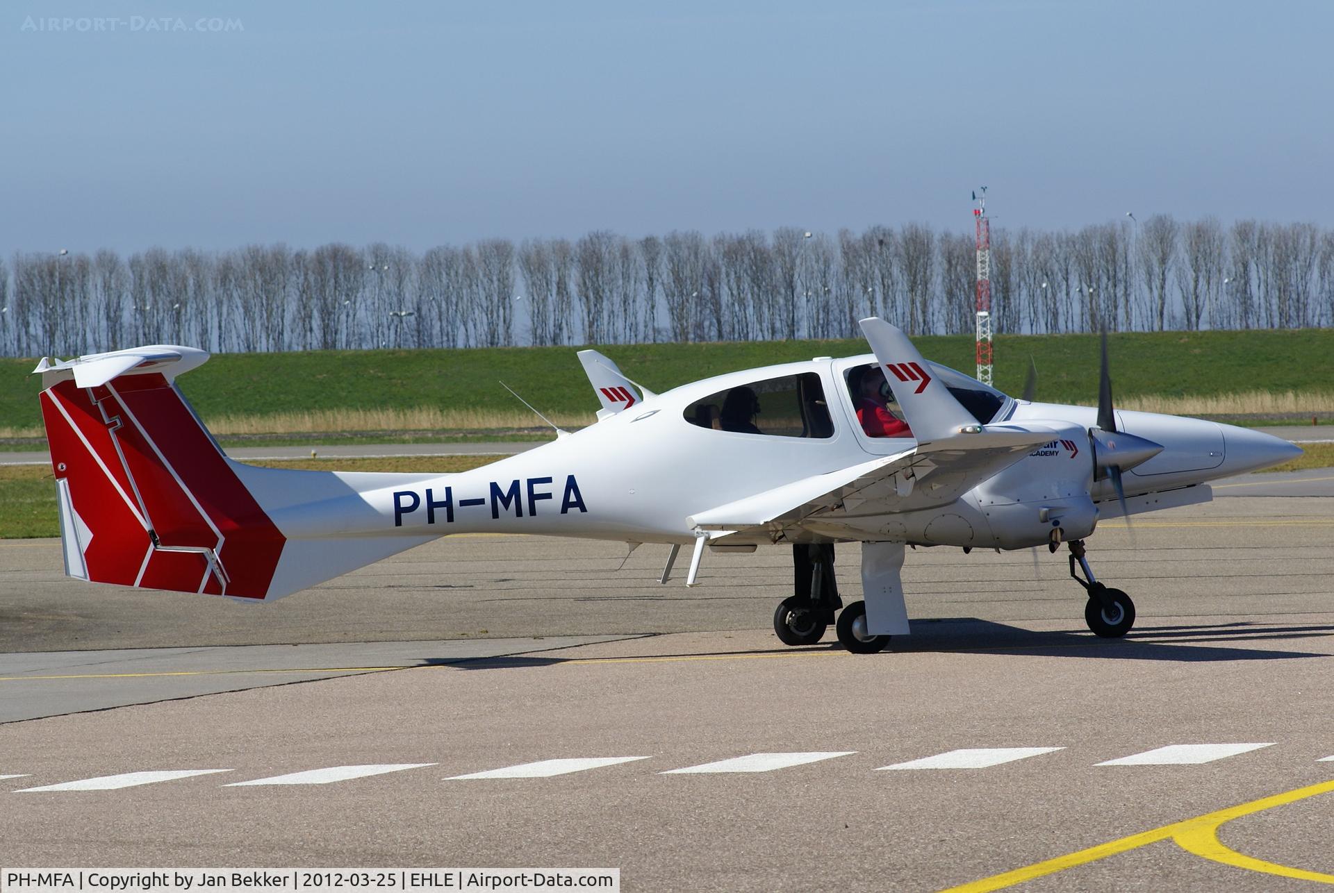 PH-MFA, Diamond DA-42NG Twin Star C/N 42.N009, Going to the runway