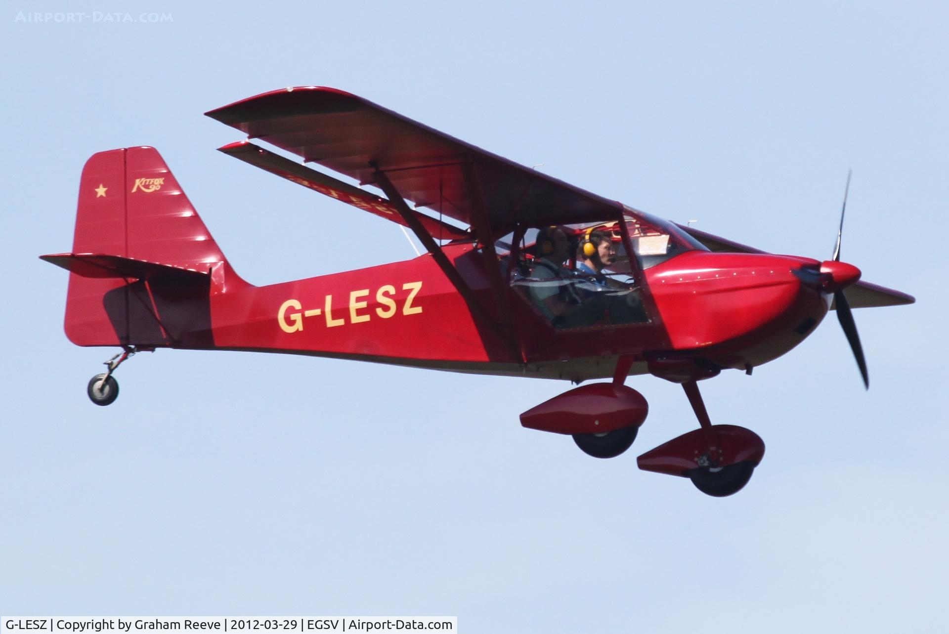 G-LESZ, 2003 Skystar Kitfox Series 5 C/N PFA 172C-12822, On finals.