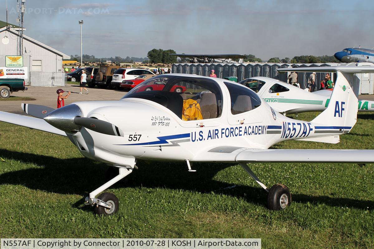 N557AF, Diamond DA-40 Diamond Star C/N 40.1057, EAA Airventure 2010.