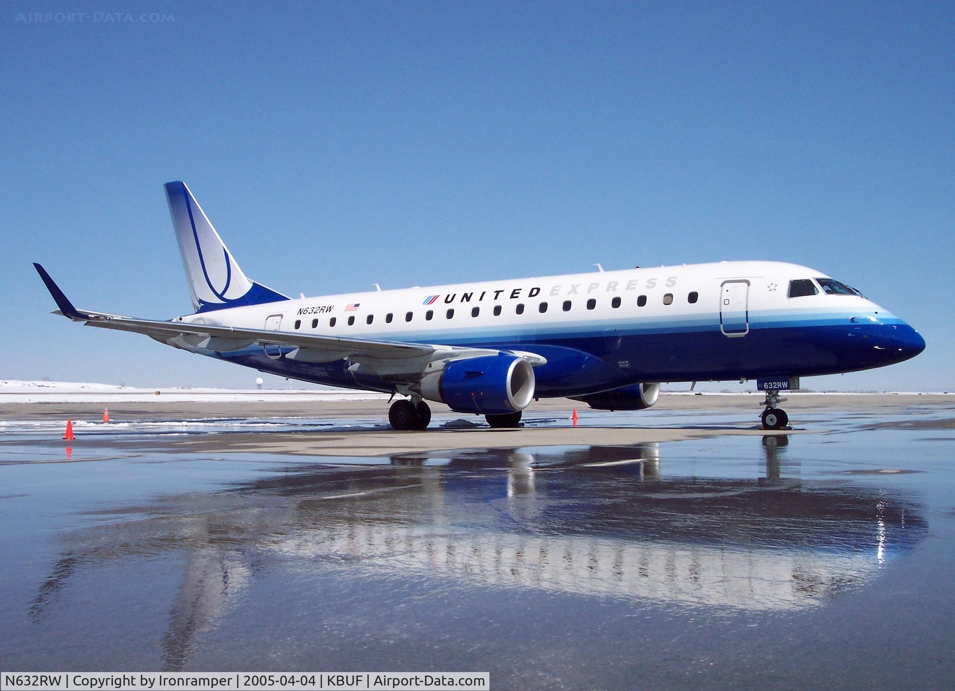 N632RW, 2004 Embraer 170SE (ERJ-170-100SE) C/N 17000050, Mirror, mirror...