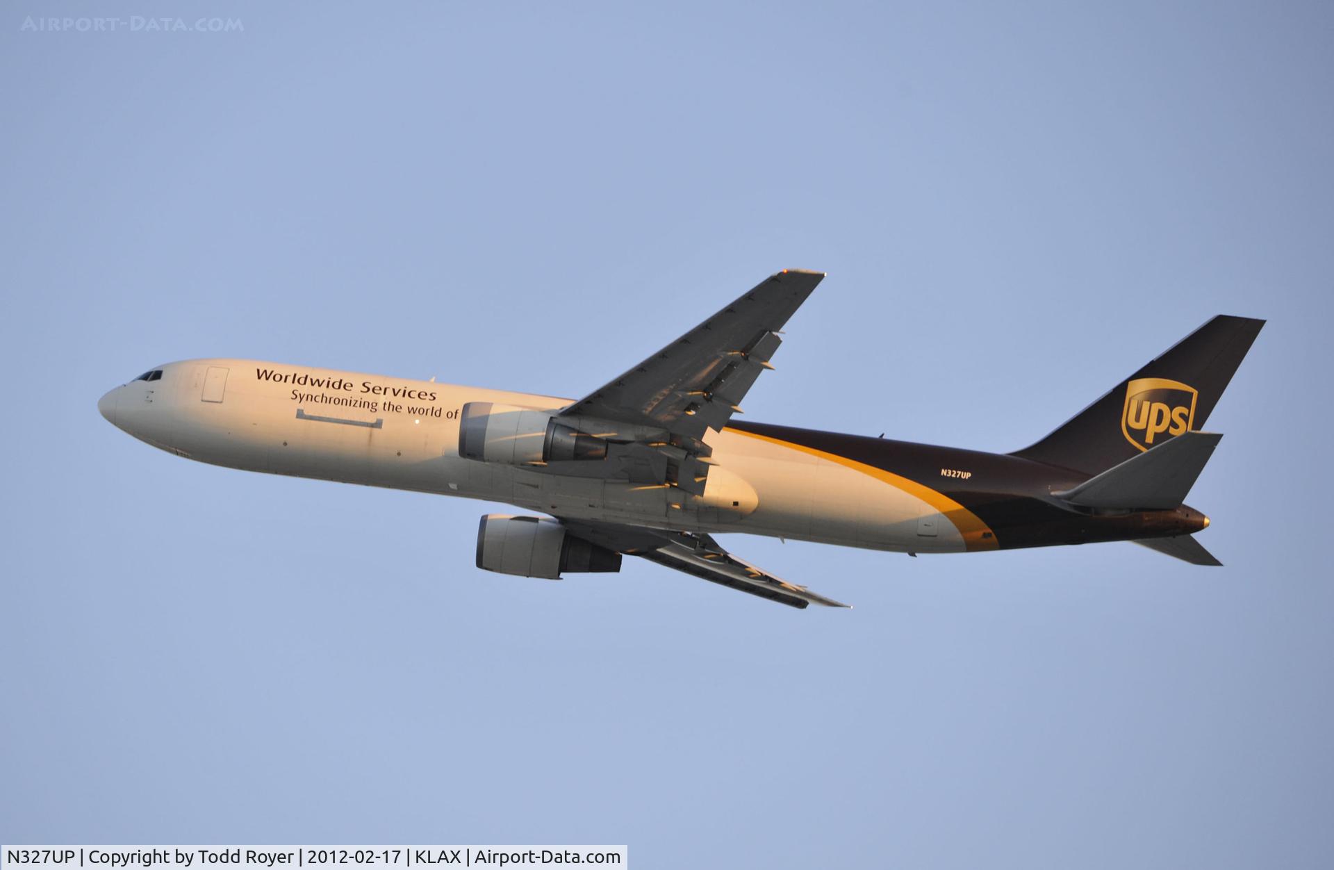N327UP, 1998 Boeing 767-34AF C/N 27753, Departing LAX on 25R