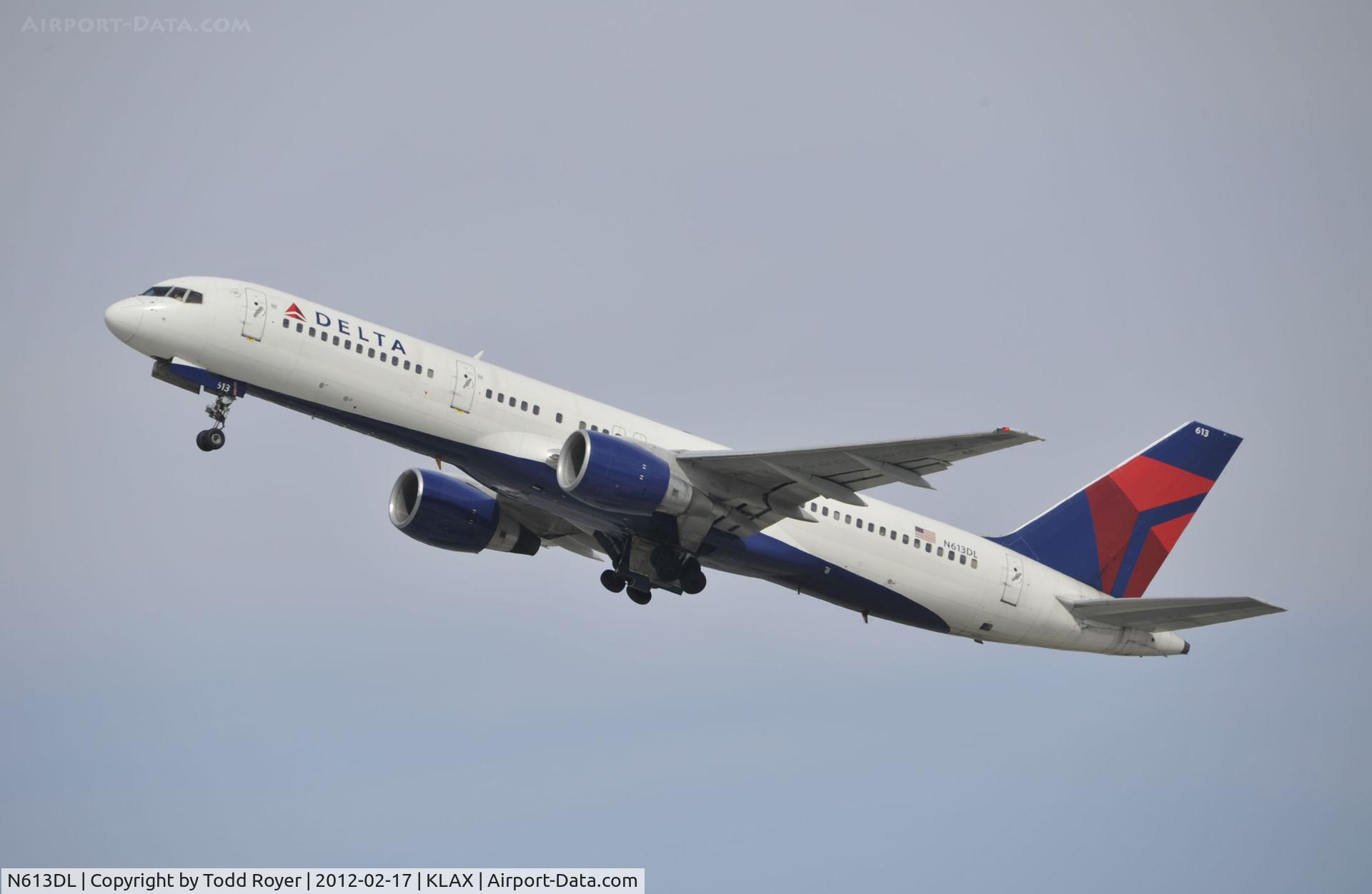 N613DL, 1985 Boeing 757-232 C/N 22820, Departing LAX on 25R