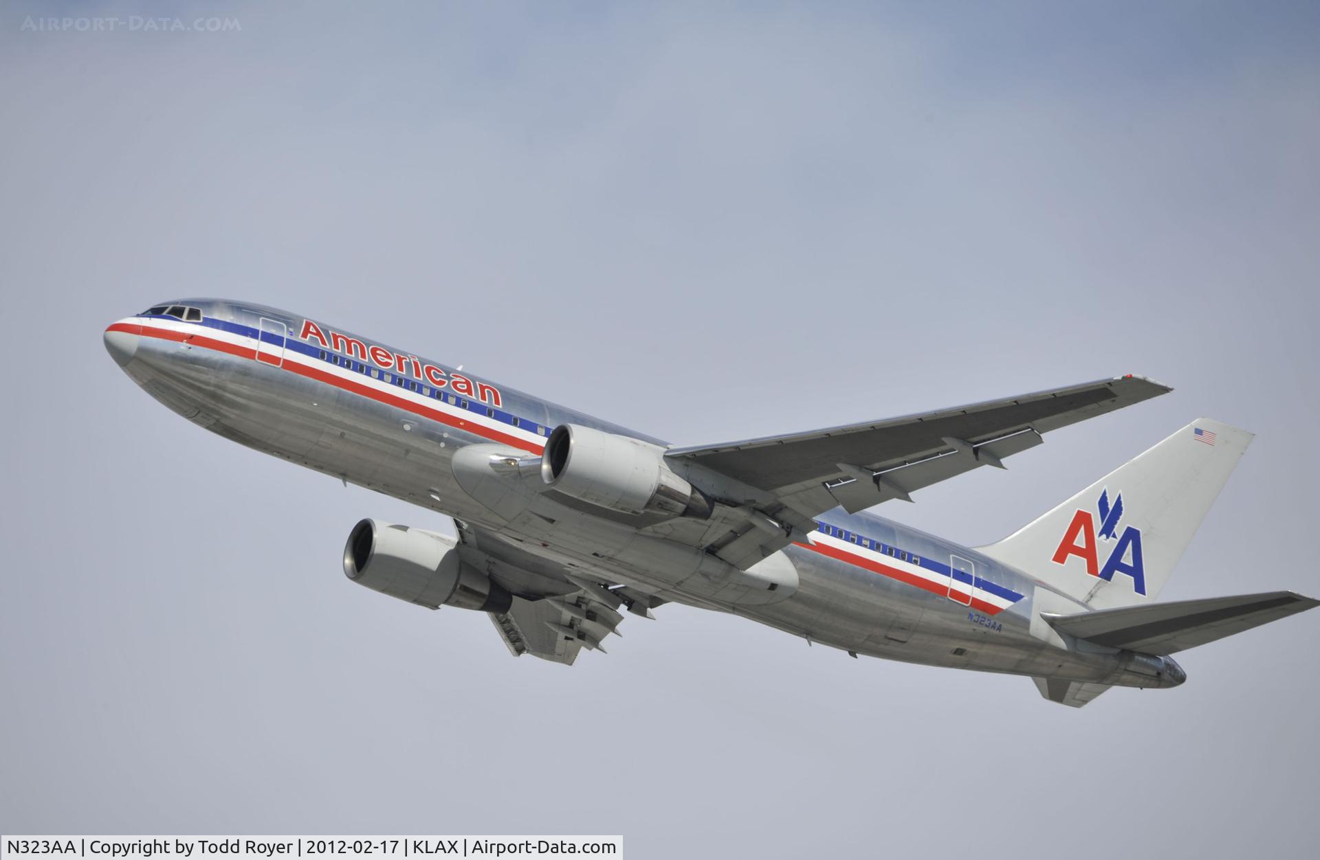 N323AA, Boeing 767-223 C/N 22324, Departing LAX on 25R