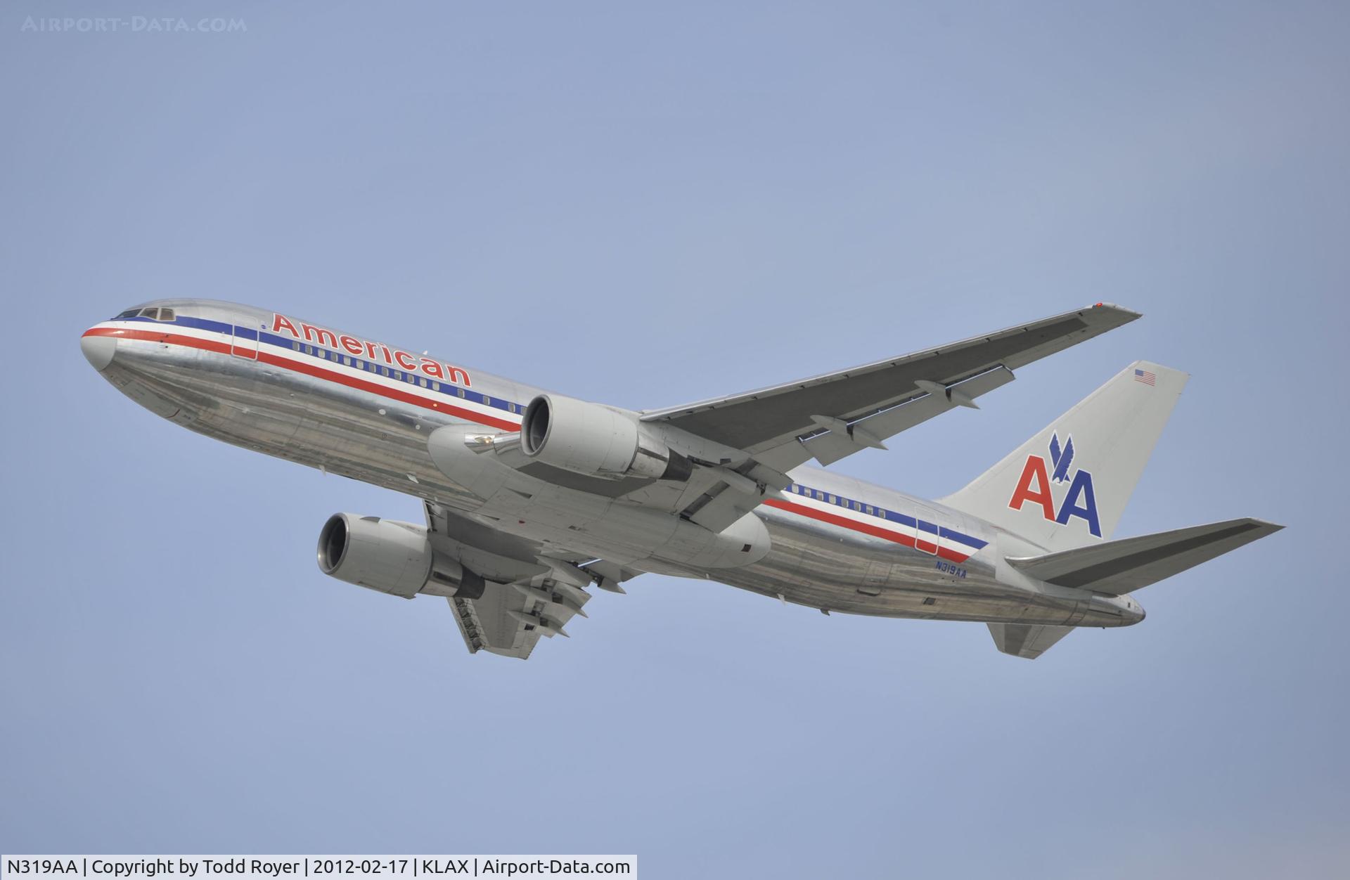 N319AA, 1985 Boeing 767-223 C/N 22320, Departing LAX on 25R