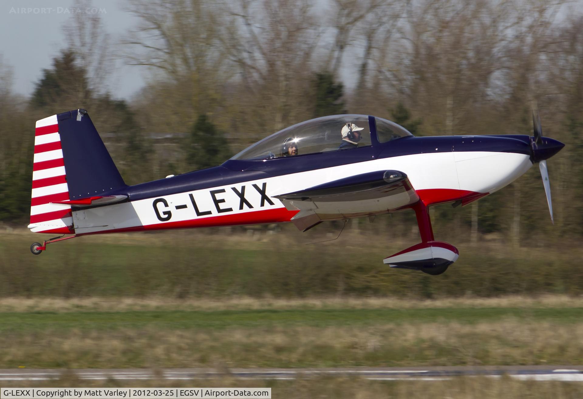 G-LEXX, 2002 Vans RV-8 C/N PFA 303-13896, Arrivng for the fly in.