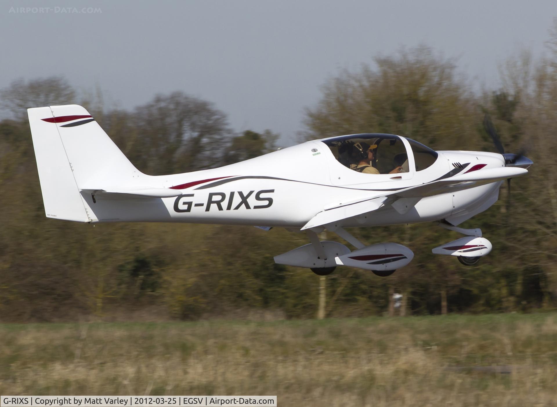 G-RIXS, 2003 Europa XS Tri-Gear C/N PFA 247-13822, Arrivng for the fly in.