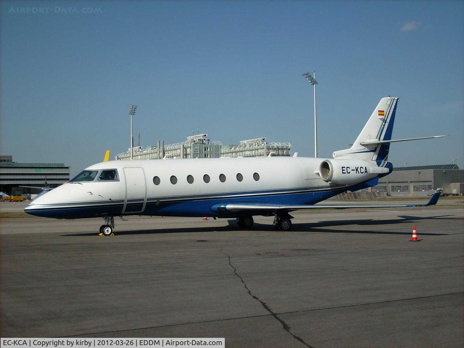 EC-KCA, 2006 Israel Aircraft Industries Gulfstream 200 C/N 150, @ EDDM in spring sun