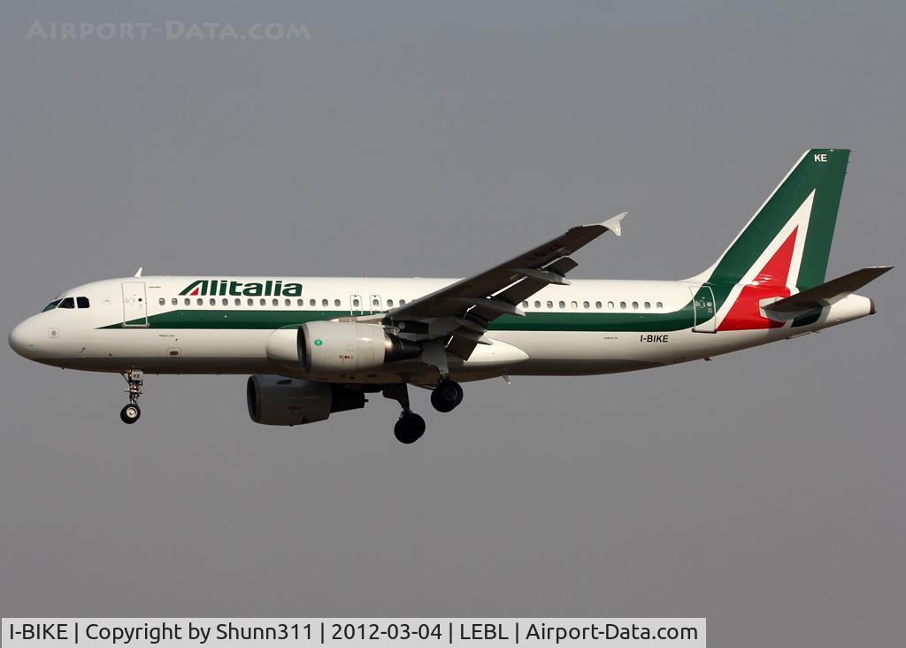 I-BIKE, 1999 Airbus A320-214 C/N 999, Landing rwy 25R