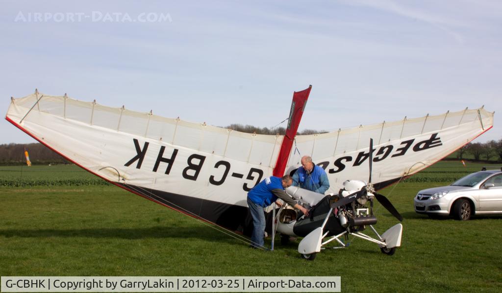 G-CBHK, 2001 Pegasus Quantum 15 (HKS) C/N 7871, Wing is detached for road transport at the London Colney Microlight Club