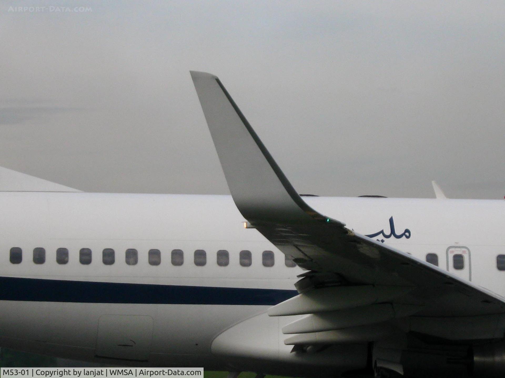M53-01, 1999 Boeing 737-7H6 C/N 29274, Taxing to Gate K 15